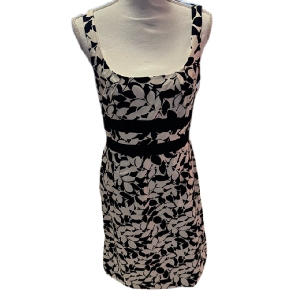 White House Black Market Women's Size 8 Black & White Dress Back Zip Sleeveless - Picture 3 of 15